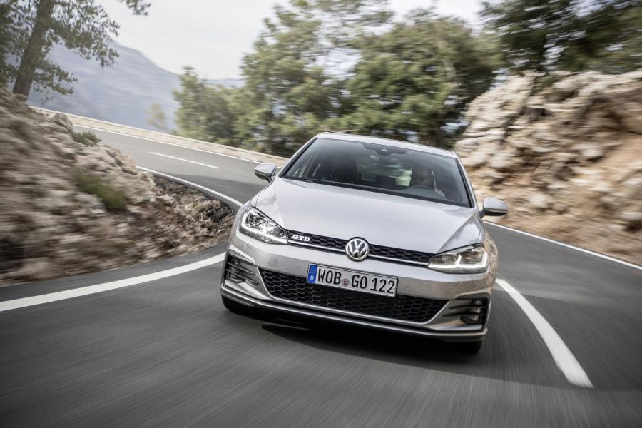  Volkswagen Golf GTD 5-Door 2017 года  (WW) (фото 19 из 58)
